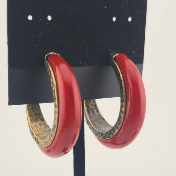 Red Enamel & Antiqued Brass Hoop Earrings 1.5” Bold Retro Look - Picture 1 of 9